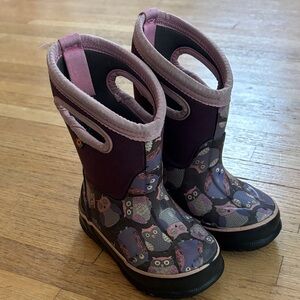 Toddler Size 7 Bogs